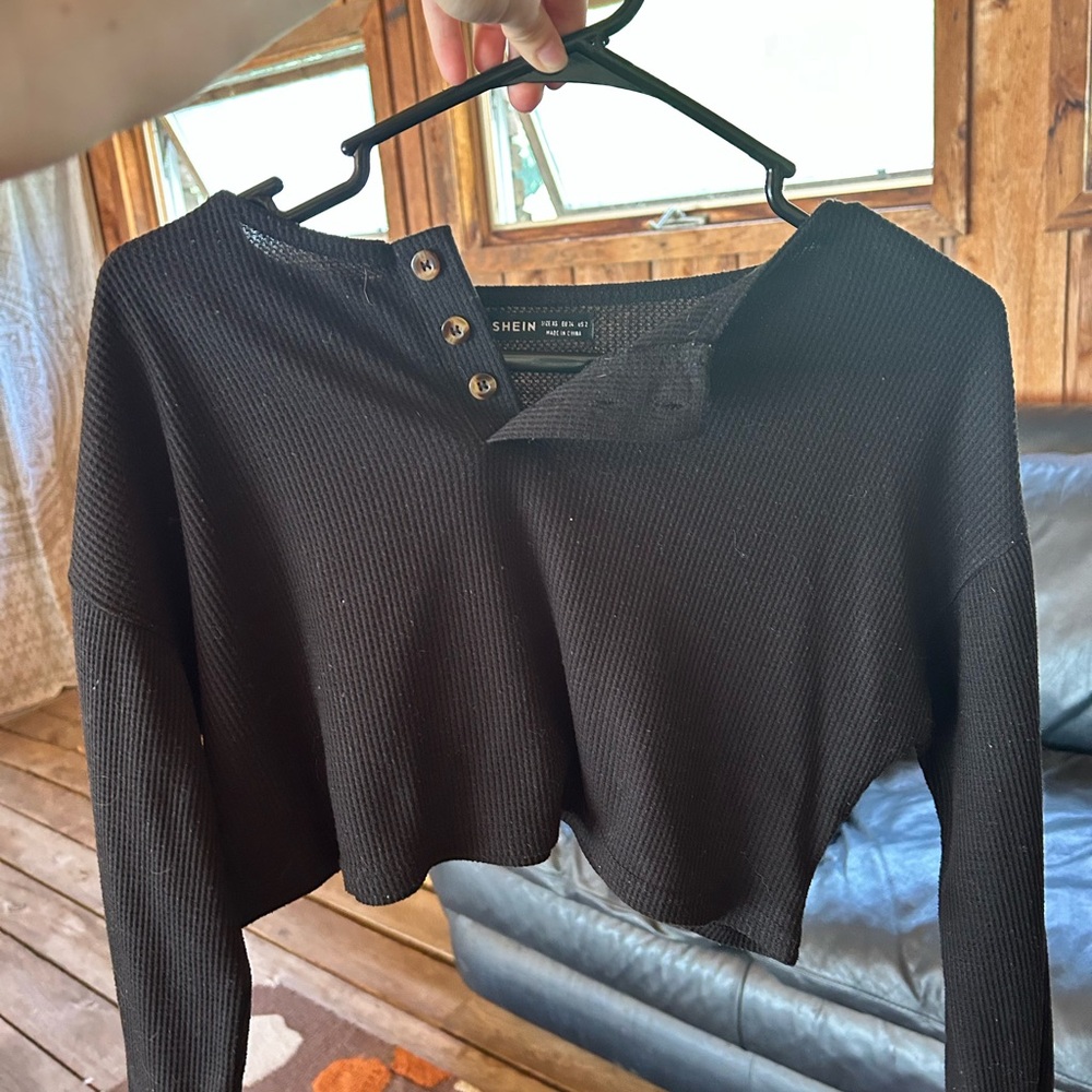 SHEIN Black Cropped Sweater with Button Accents